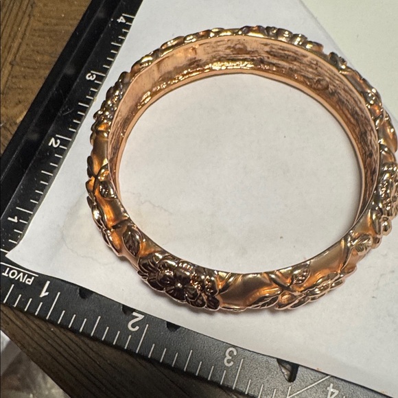 Carved Floral Gold-Tone Women's Hinged Bangle Bracelet.  (BR444) - Picture 3 of 3